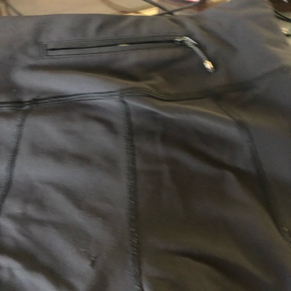 Lulu Tight Stuff 7/8 Tight w/ Flaw :( - Picture 6 of 8